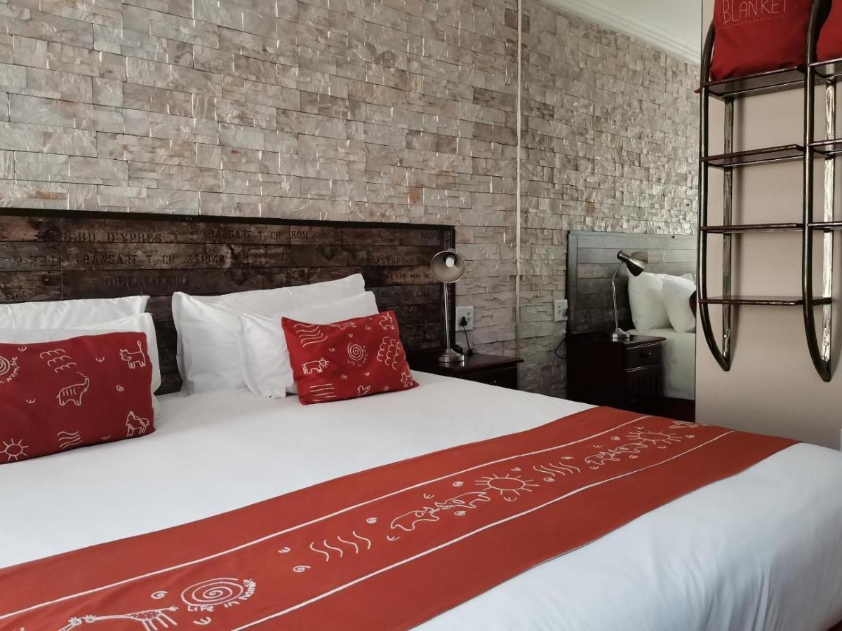 Londiningi Guesthouse Windhoek Ngoại thất bức ảnh