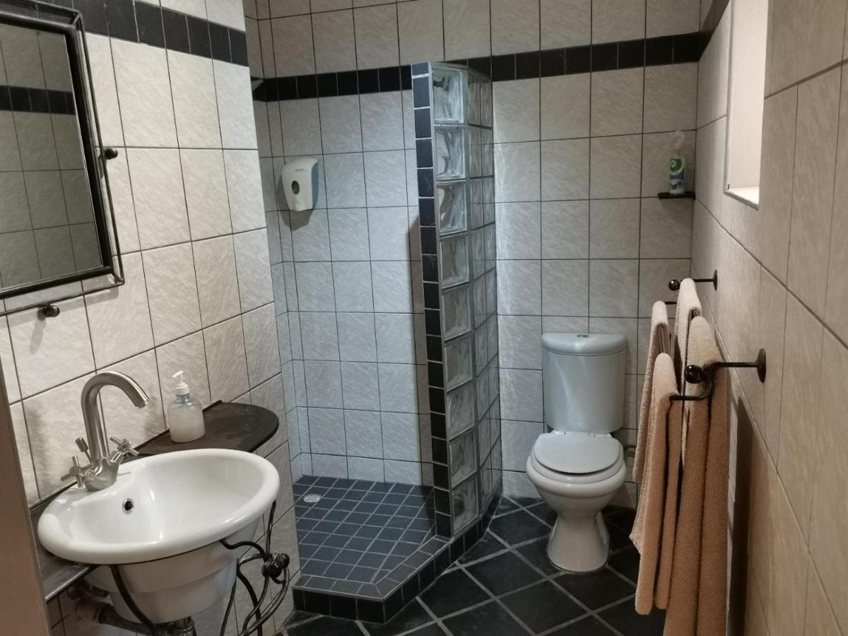 Londiningi Guesthouse Windhoek Ngoại thất bức ảnh